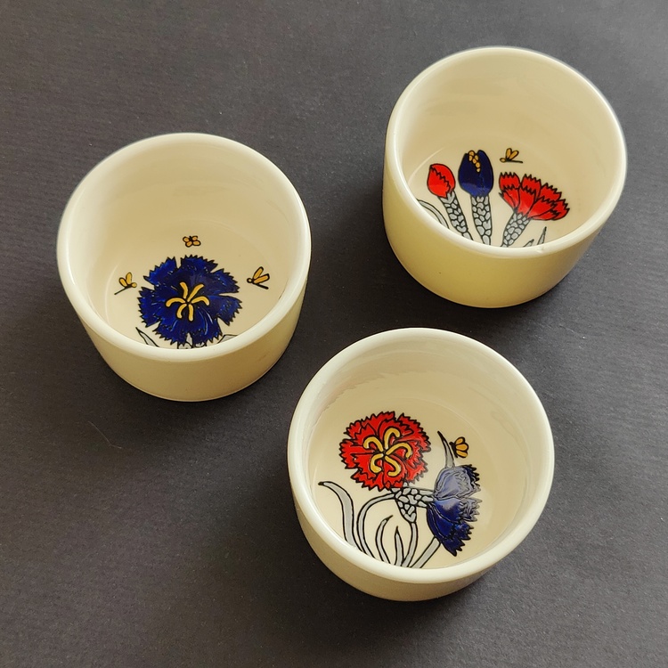 Previous Next Decorative ceramic small bowl "Carnation 2" from the "Flowers"