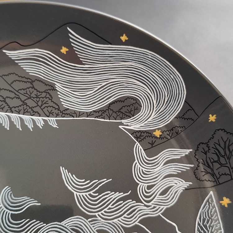 Decorative ceramic plate "Yak and Wolf" from the series "The Chase"