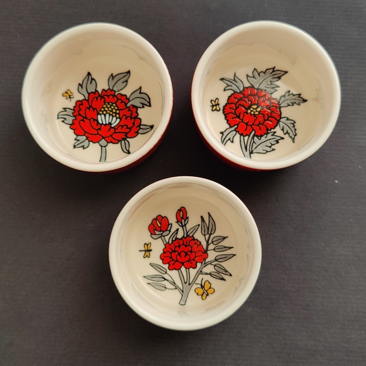 Decorative ceramic small bowl "Peony 3" from the "Flowers" series