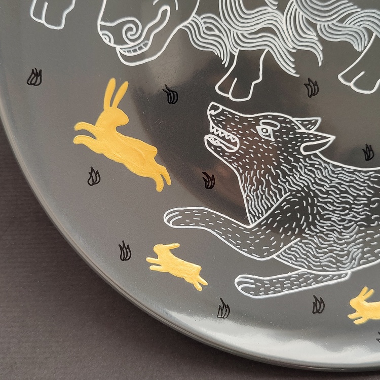 Decorative ceramic plate "Yak and Wolf" from the series "The Chase"